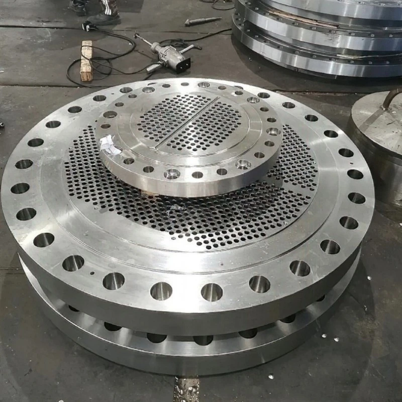Horizontal tube plate flange