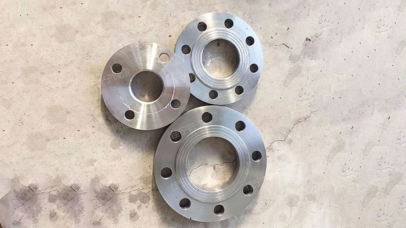 Integral flange ring