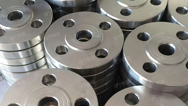Manhole flange ring