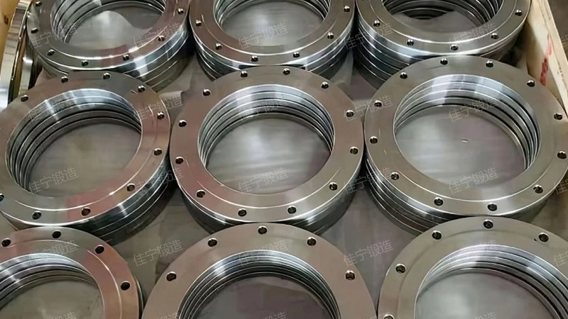 Manhole flange ring