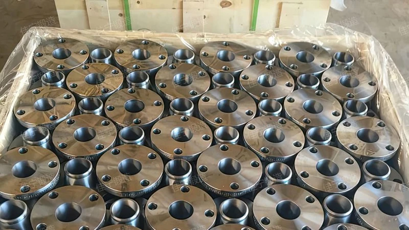 Wind turbine tower flange ring
